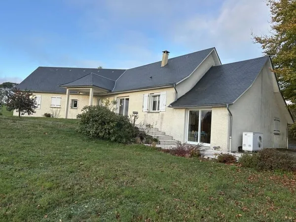 Maison de plain-pied 5 pièces 166 m²