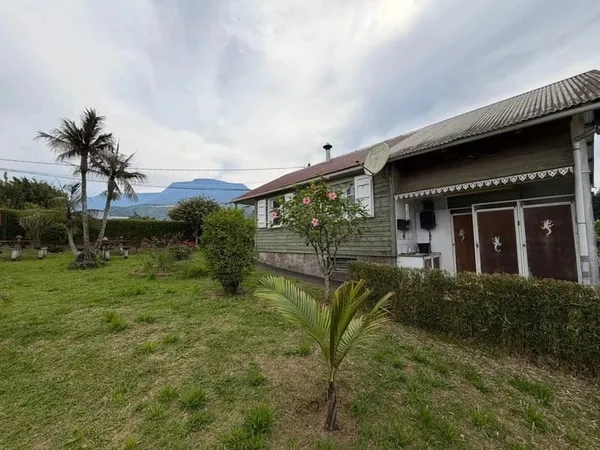 À VENDRE - MAISON DE TYPE T3 SUR 10 721 M² AVEC VUE EXCEPTIONNELLE SUR LES REMPARTS - SAINT JOSEPH -