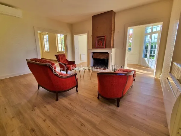 Maison 8 pièces 258 m²