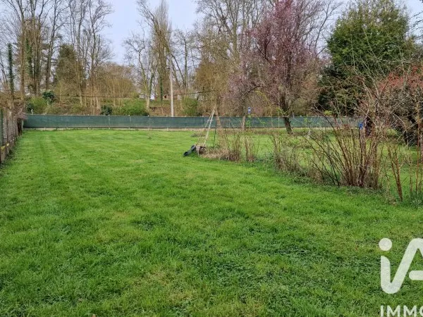 Terrain 835 m²