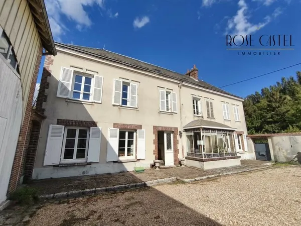 Maison de charme avec jardin, grandes dépendances, 5 chambres e