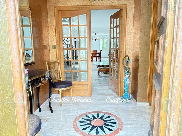 Maison à vendre au coeur de Croix de Vie, Beaux volumes, 5 pièces, 3 chambres, Jardin (85800) Saint 