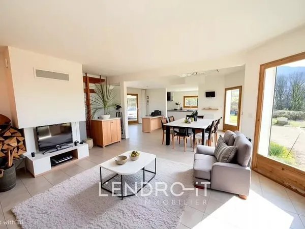Maison 6 pièces 156 m²