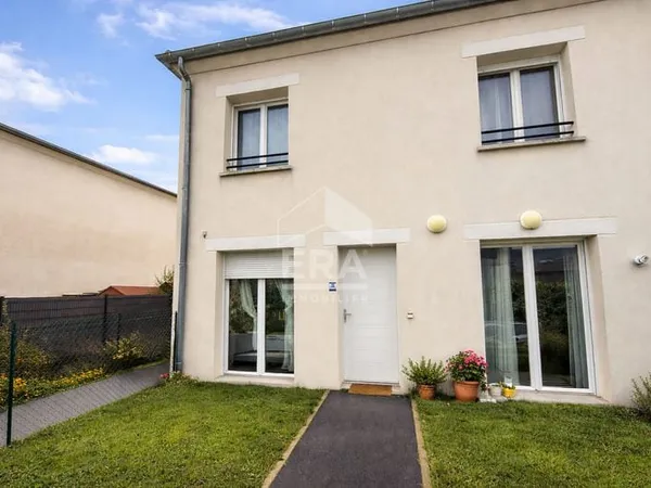 Maison récente de 2018 à Mormant