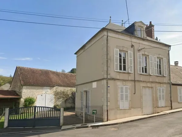Maison bourgeoise avec jardin au sud d'Auxerre