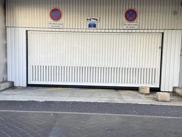 Parking 12 m²