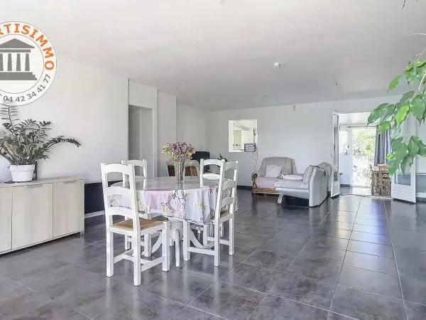 Rognac - Maison T4 avec piscine et stationnement
