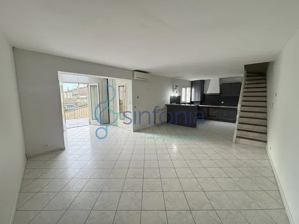 Maison de ville 76,91 m2 habitables avec garage de 64 m2, te