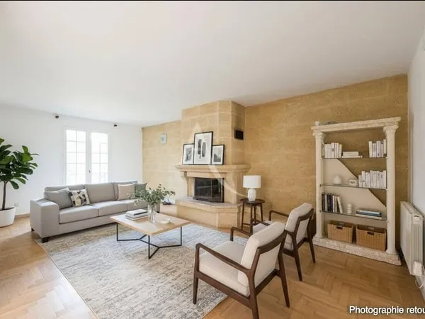Maison 8 pièces 199 m²