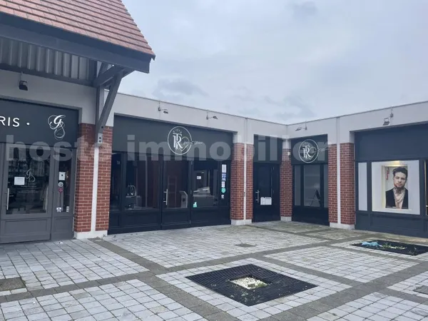 Local commercial 148 m²