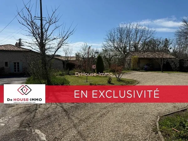 Élégance et authenticité pour cette demeure en pierre à Saint Jean de Blaignac