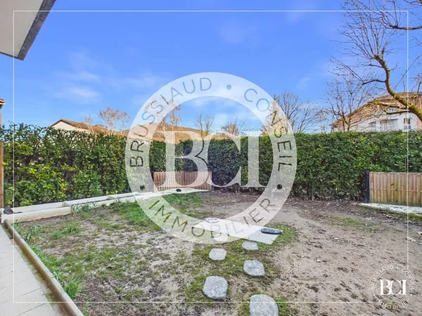 Appartement 4 pièces de 82 m² en rez de jardin