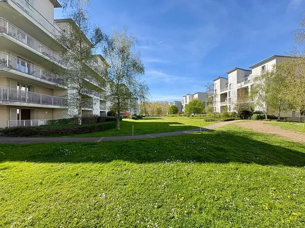 Bordeaux Bastide : T1 28.52 m2 avec terrasse et parking