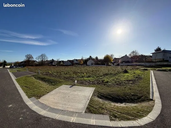 Terrain 595 m² MERFY