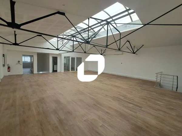 Local d'activité 255 m²