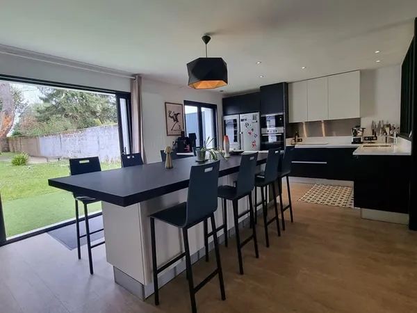 Maison familiale 6 chambres - 166m² avec grand jardin - proche Nantes