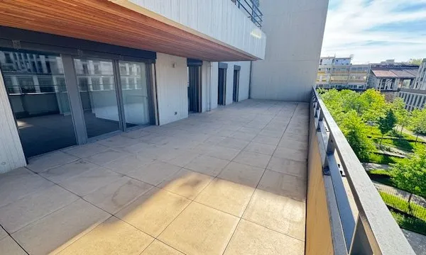 RARE - TRÈS GRANDE TERRASSE VUE DÉGAGÉE POUR CE T4 AVEC GARA