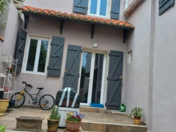Immeuble de rapport rénové 141 m² - 2 logements - 8% rentabilité - 225000
