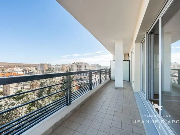 Versailles - Quartier Montreuil - 3 pièce 74 m² - 4e étage - Balcon 14,27 m2 - Stationnement Sous so