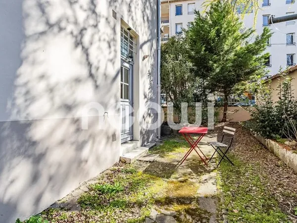APPARTEMENT ANCIEN A RENOVER QUARTIER VALMY