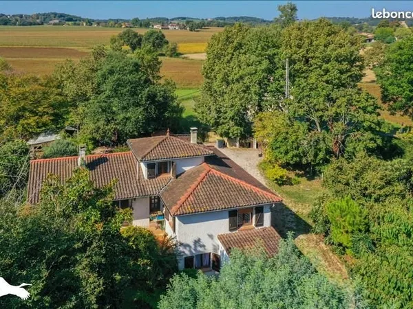 Villa 6 pièces 180 m²