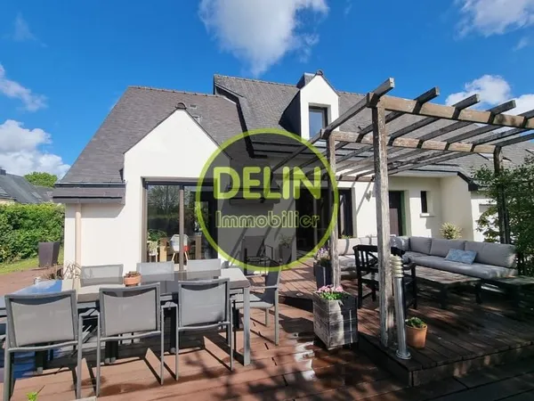 Maison à vendre à Saint-Erblon, 150m2, 5ch, bureau, terrain