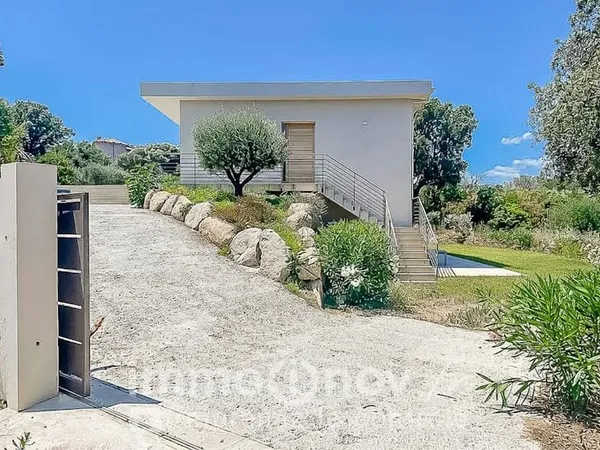 Villa 7 pièces 228 m²