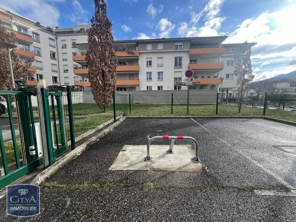 Stationnement Location Saint-Martin-d'Hères   40€