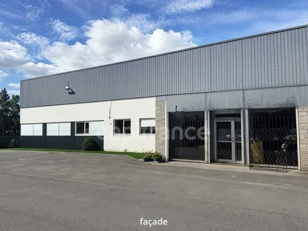 Bâtiment 1650 m²