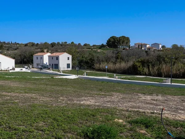 Terrain en lotissement 285 m²