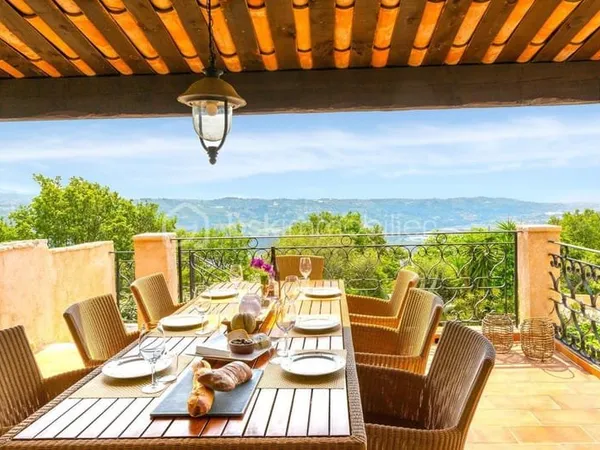 Villa provençale avec vue mer et collines panoramique - Gattières