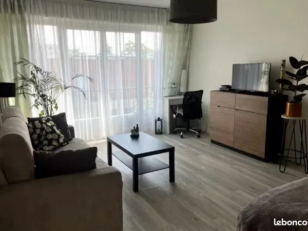 Appartement meublé lumineux à louer