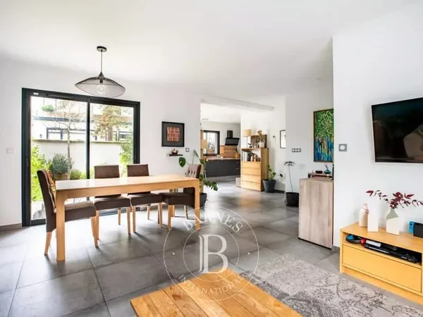 Maison 6 pièces 162 m²