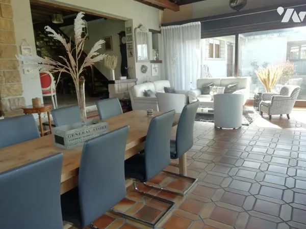 Maison 10 pièces 434 m²