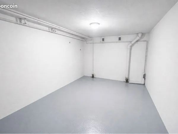 À louer Box de stockage à Brioude 12 M2