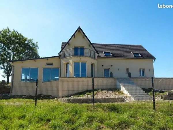 Maison individuelle avec piscine