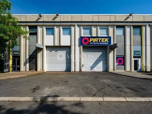 Local d'activité 368 m²