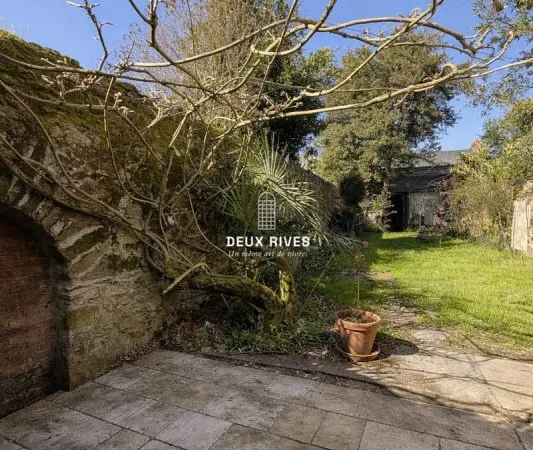 Maison de ville avec jardin intimiste