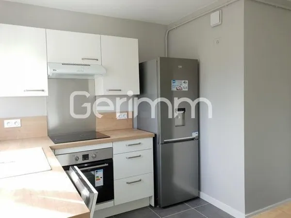 Location - Appartement - 4 pièces + cuisine - 72,72 m² -