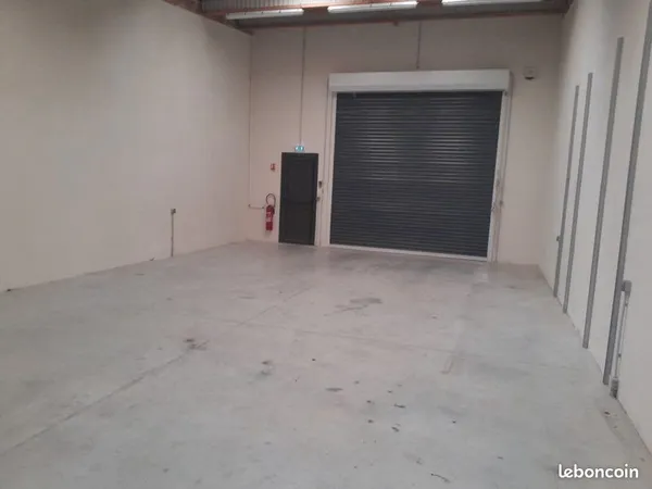 Local, Commercial