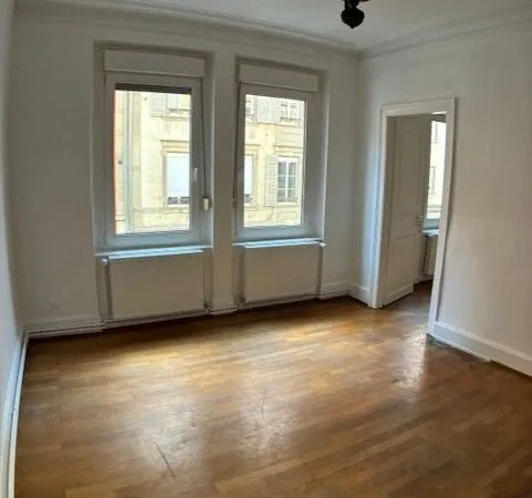 À louer - Beau T3 de 77 m² en hypercentre de Strasbourg (Rue Kuhn, à 150 m de la gare)