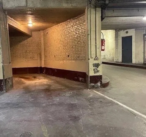 Parking 16 m²