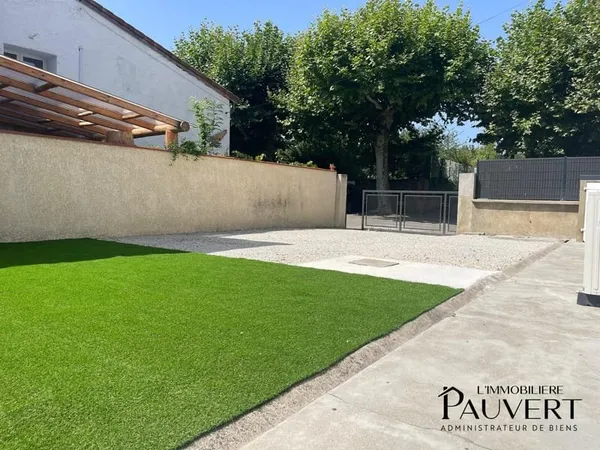 Maison T6 de 200m2 au centre de Saint Felix de Rieutord