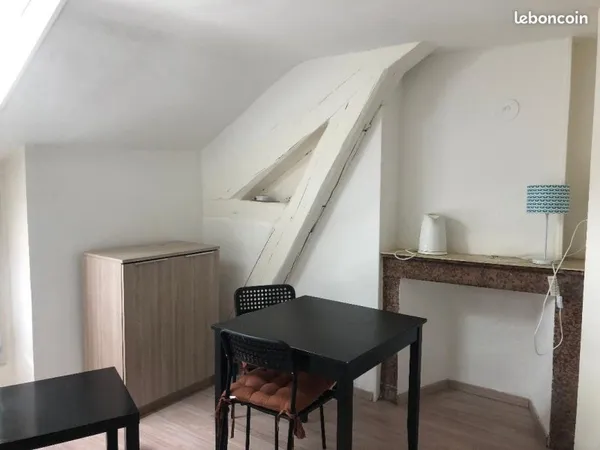 Studio a louer/ meublé