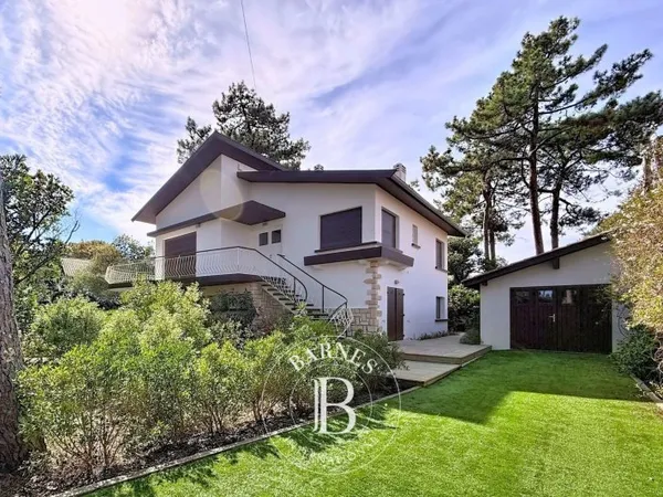 VILLA FAMILIALE RÉNOVÉE AVEC PISCINE À PIRAILLAN, SUR LA PRESQU'ÎLE DU CAP FERRET