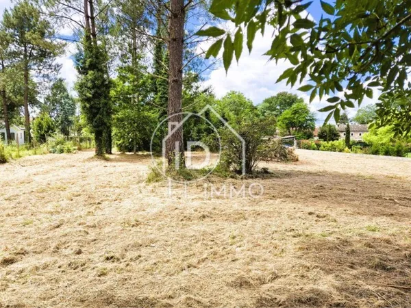 Terrain constructible 1642 m²