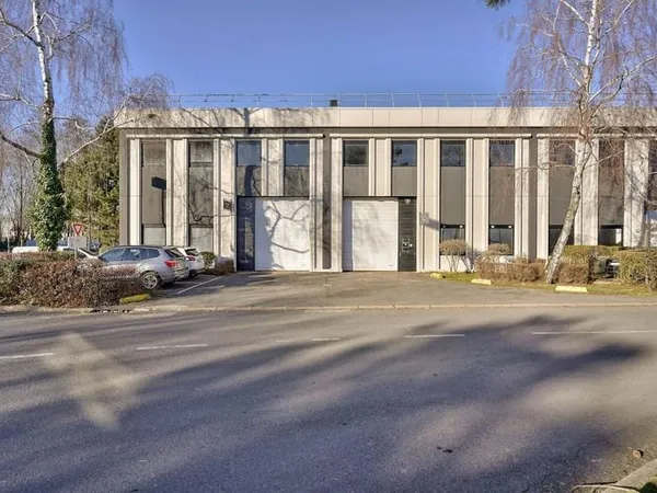 Local d'activité 3611 m²