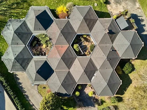 Un lieu de vie hors normes entre loft, villa et espace de réception