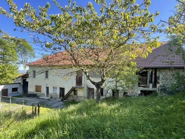 Corps de ferme 400m2 Saint Laurent du Cros (05500)