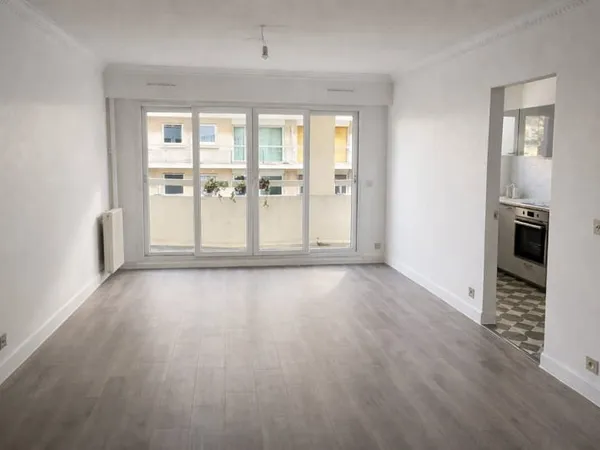 Bel appartement avec balcon